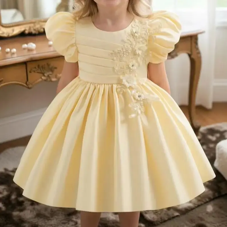Cute White Appliques Flower Girl Dresses for Wedding Ceremonies Holiday Satin Tiered Yellow Birthday Party Gown with Sleeves