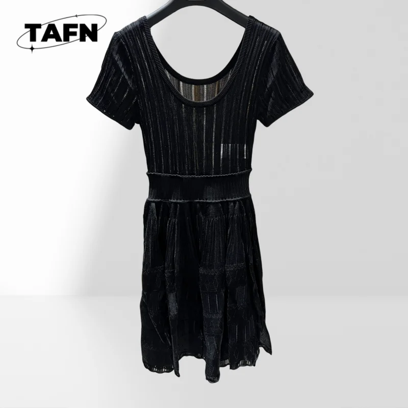 

Black Rib Pointelle Knitted Short Sleeve Dress Classic Retro-Inspired Cashmere Dress – Perfect for Casual Wear AG308