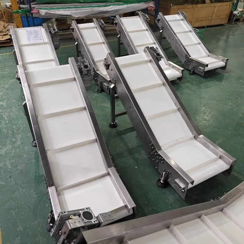 Compact and easy-to-use food-grade belt tilt conveyor