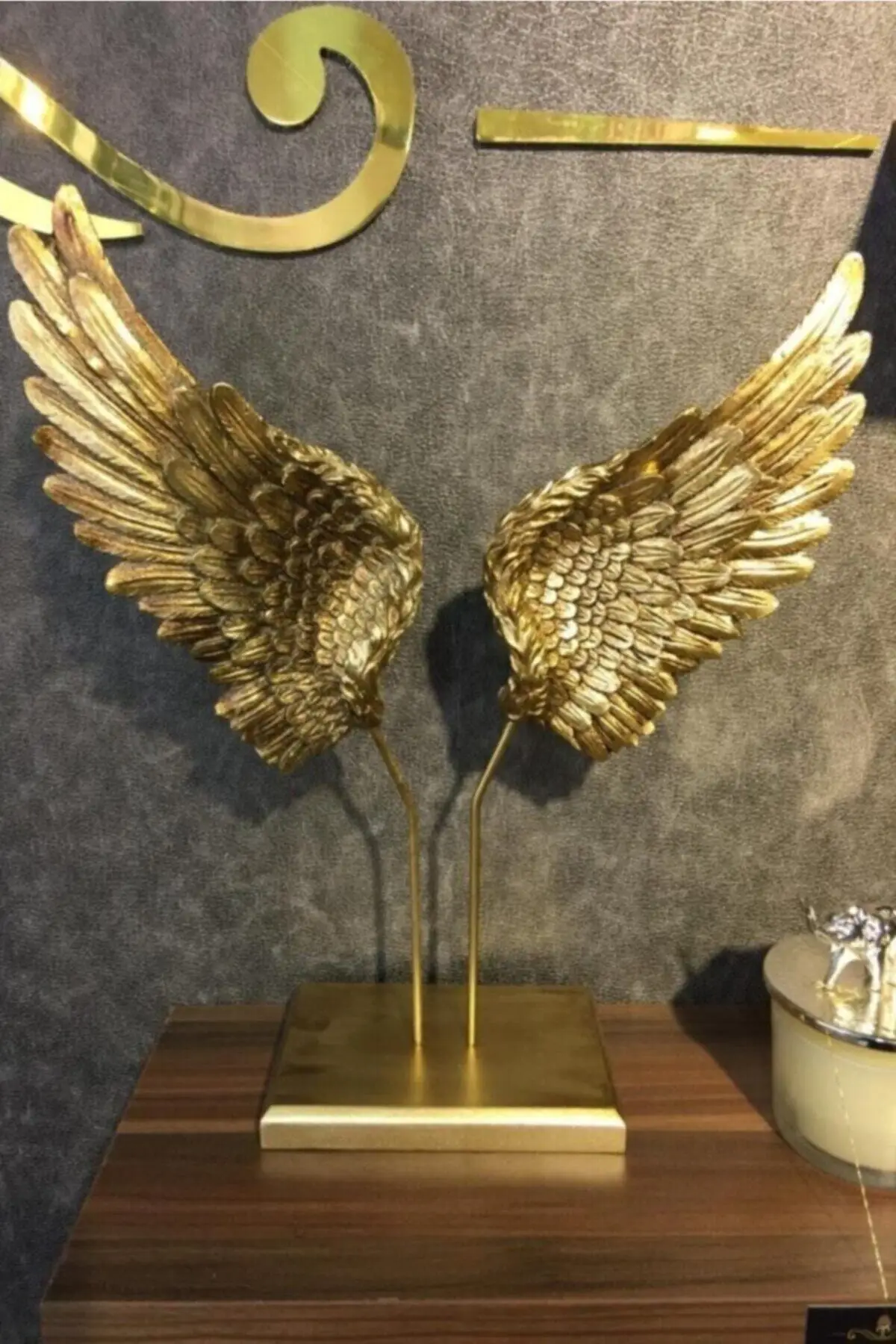 Ангельское крыло, Золотое брикет