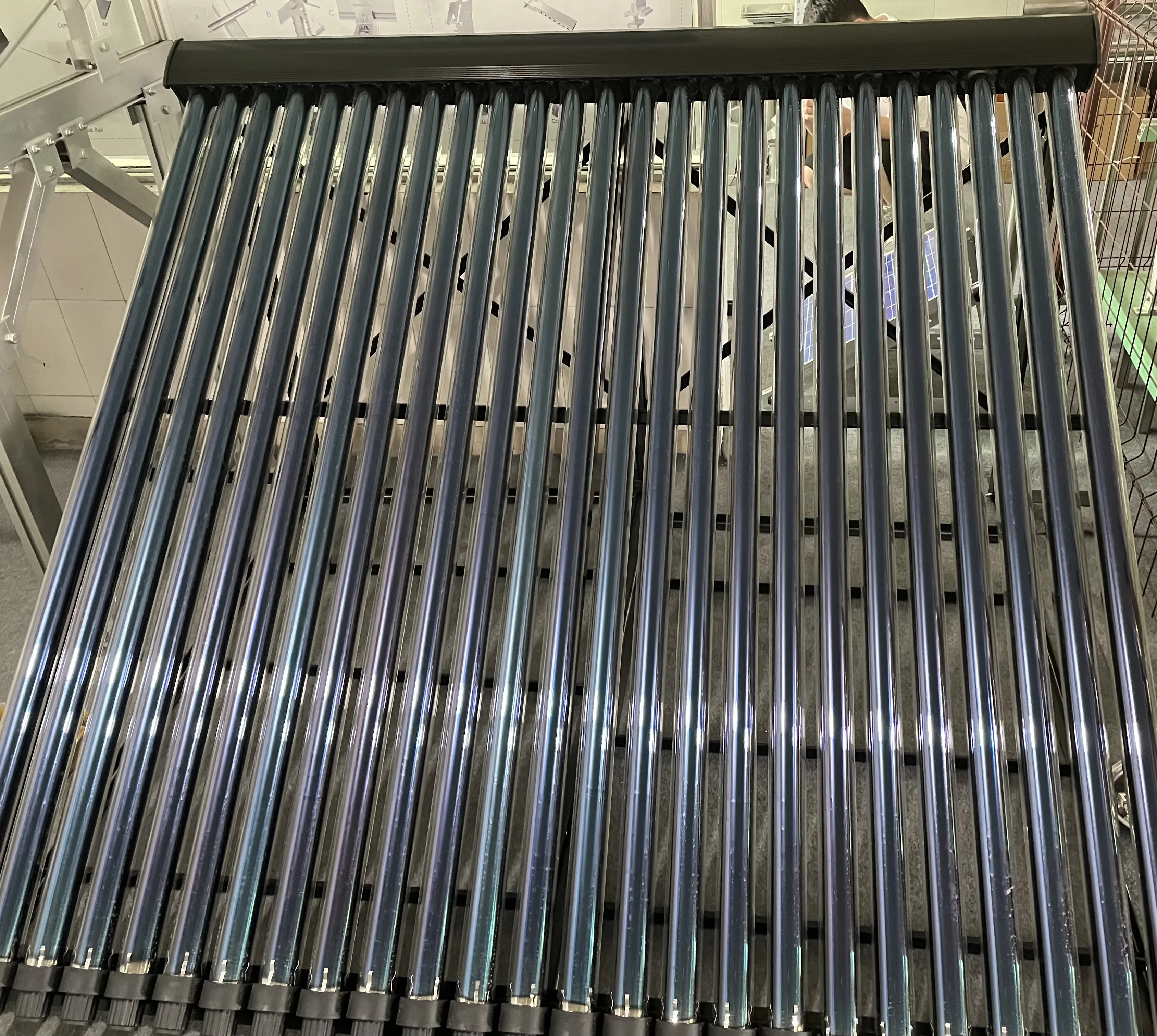 Wholesale Vacuum Heat Pipes Water Based Solar Water Heater System Solar Heating Collector 25 Heat Pipes System