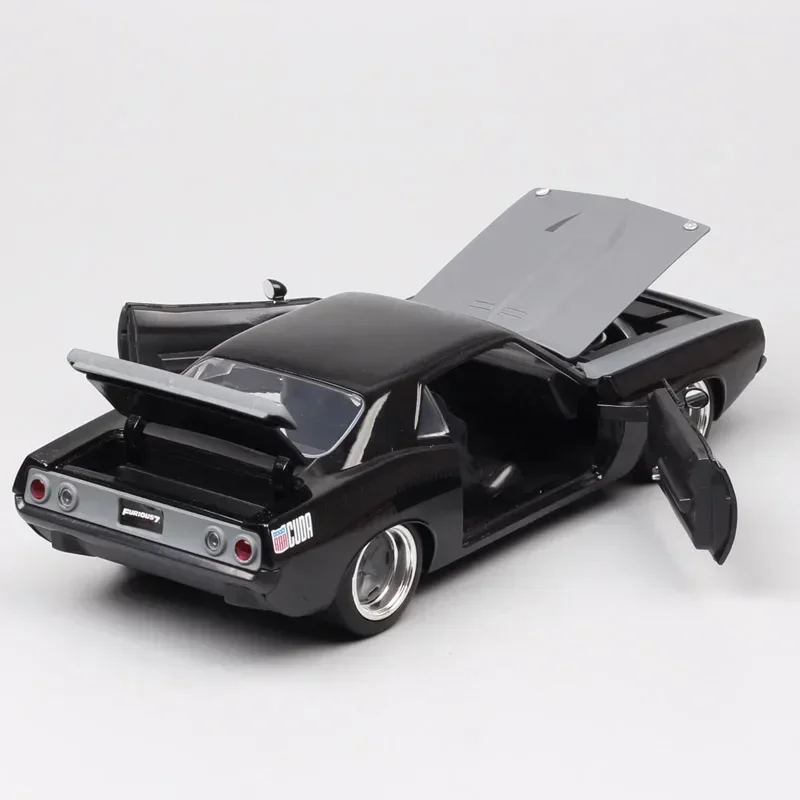 Jada 1:24 1973 Plymouth Barracuda Scale Vintage Diecast Toy Vehicle Metal Pony Auto Muscle Racing Car Model Collectibles