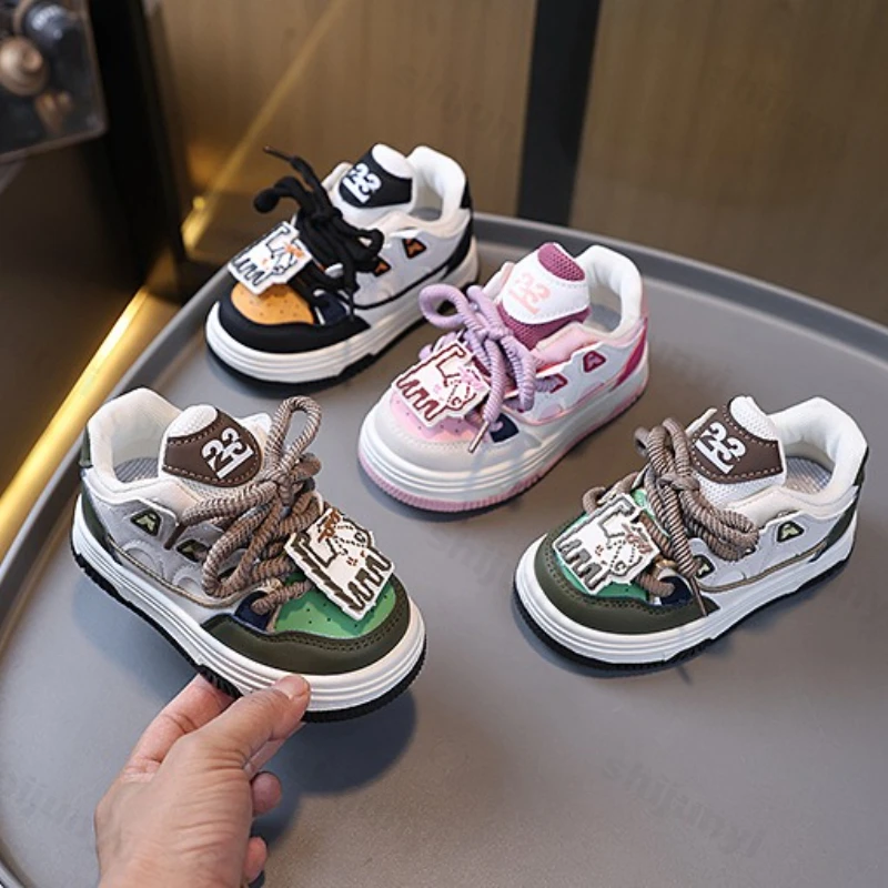 

Детская нескользящая повседневная обувь с цветными блоками мультфильмов, осень 2023, модные универсальные удобные кроссовки на платформе для мальчиков