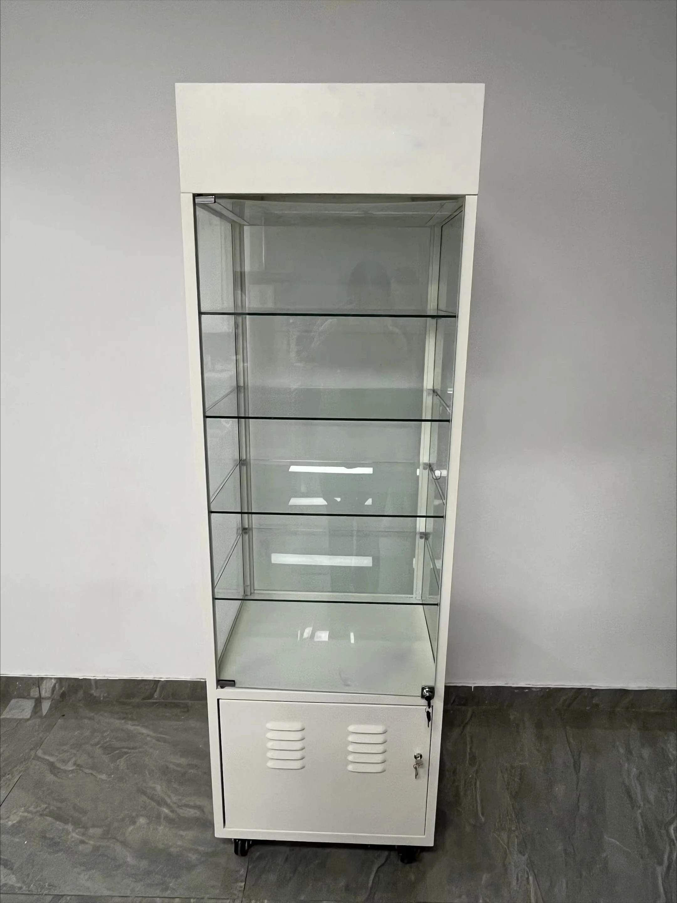 Customizable Eco-Friendly LED Lights Metal Floor Standing 5-Shelf Display Cabinet Modern Eyewear Sunglasses