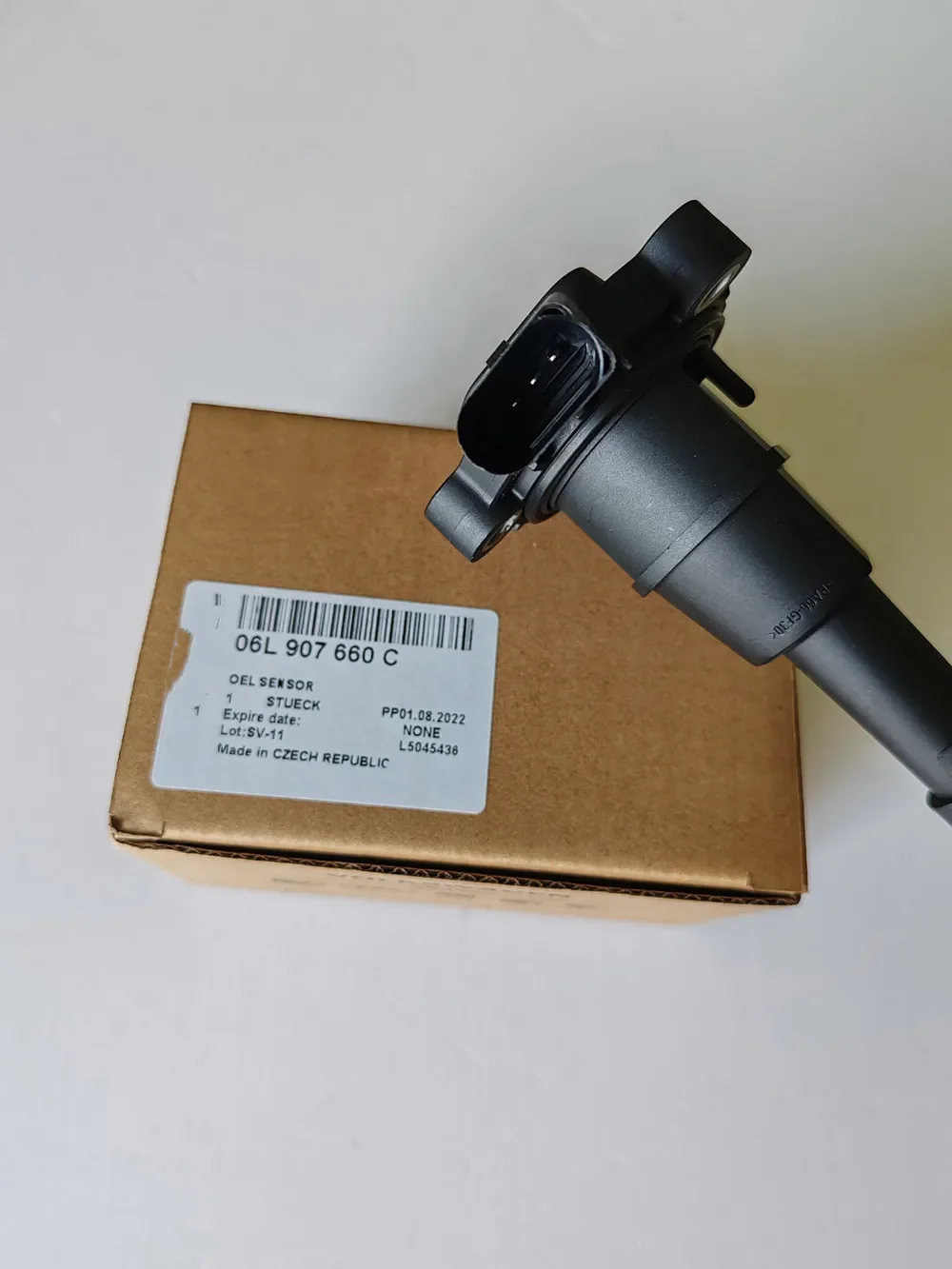 

Оригинальный датчик уровня моторного масла 06L907660C A2C80028000 для VW Jetta Audi A4 A5 A8 Q3 Q5 TT 03F907660D OEM A2C15912800