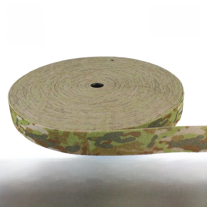 

Новая камуфляжная лента Rong Eng Magic Tape без клея, с сильным клеевым слоем, для одежды, тактических жилетов, аксессуаров, шитья, DIY-материалов