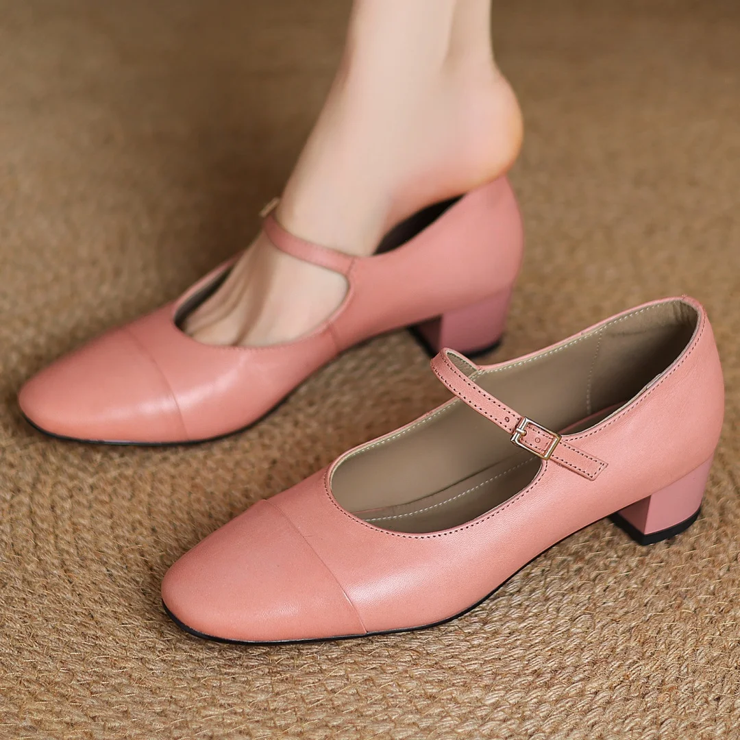 

2025 Новые весенние 3-цветные женские туфли-лодочки Мэри Джейн больших размеров из коровьей кожи с металлической пряжкой, элегантные туфли на среднем каблуке толщиной 3,5 см