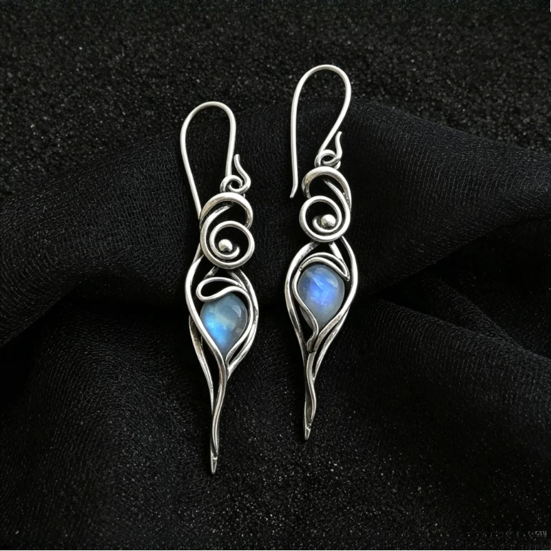 Gotischer Stil Schicke Synthetische Mondstein Silberne Unregelmäßige Hängeohrringe für Frauen Vintage Einzigartige Bankett Festival Schmuck Handwerkskunst