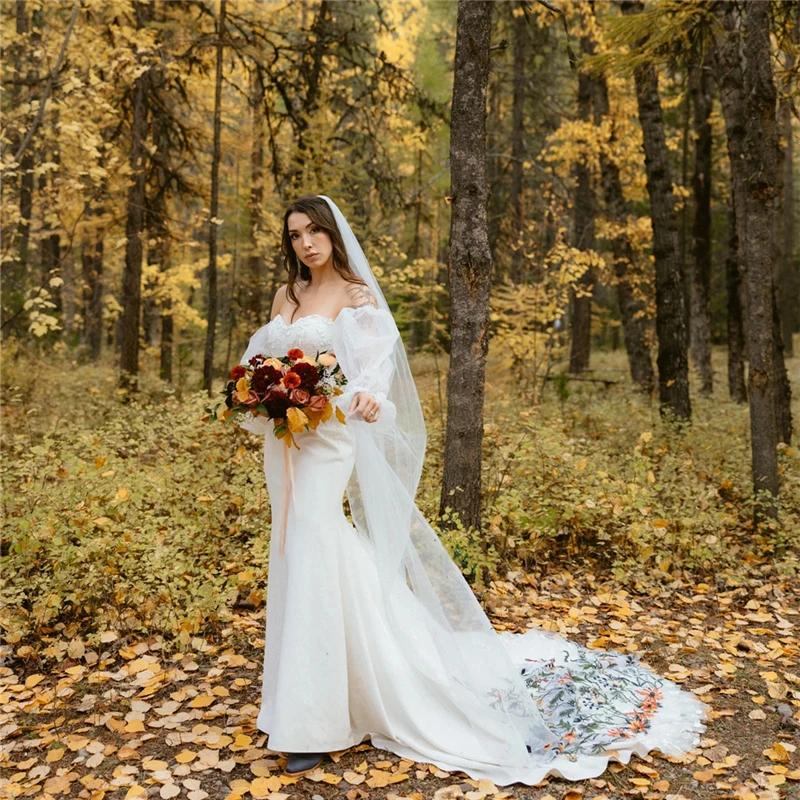 Herbstblätter, grün, Blumenmuster, Brautschleier, Kathedrale, lange, bunte Accessoires für Bräute, rot, gelb, einzigartiger Wald im Freien