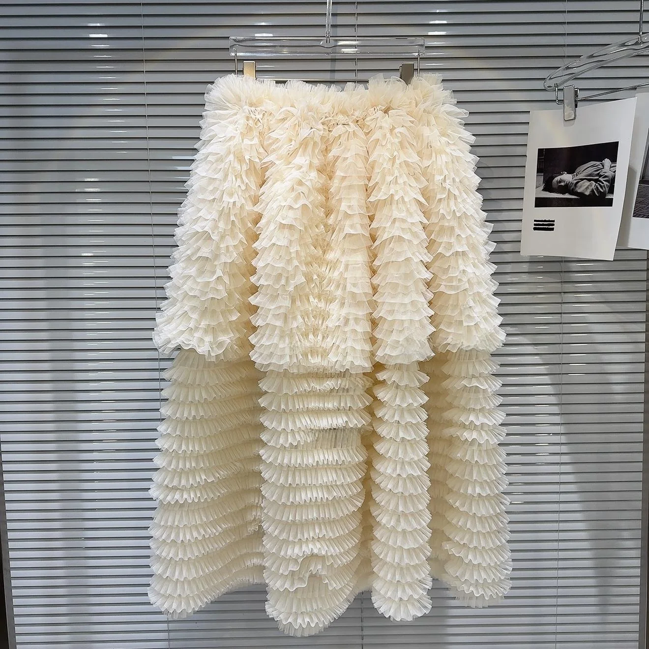 

Trendy Mid-Length Puffy Skirt Cake SkirtWomen's Pure ColorGenuine Sweet Folded Net Gowns Autumn 2025New Girls Straight Leg Gowns