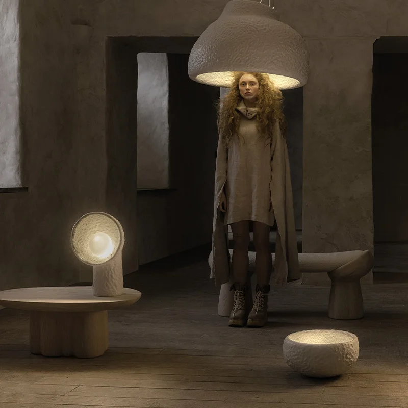 โคมไฟตั้งพื้นรูปคน งานศิลปะประติมากรรมมนุษย์ โคมไฟไฟเบอร์กลาสตกแต่งบ้านสไตล์โมเดิร์น