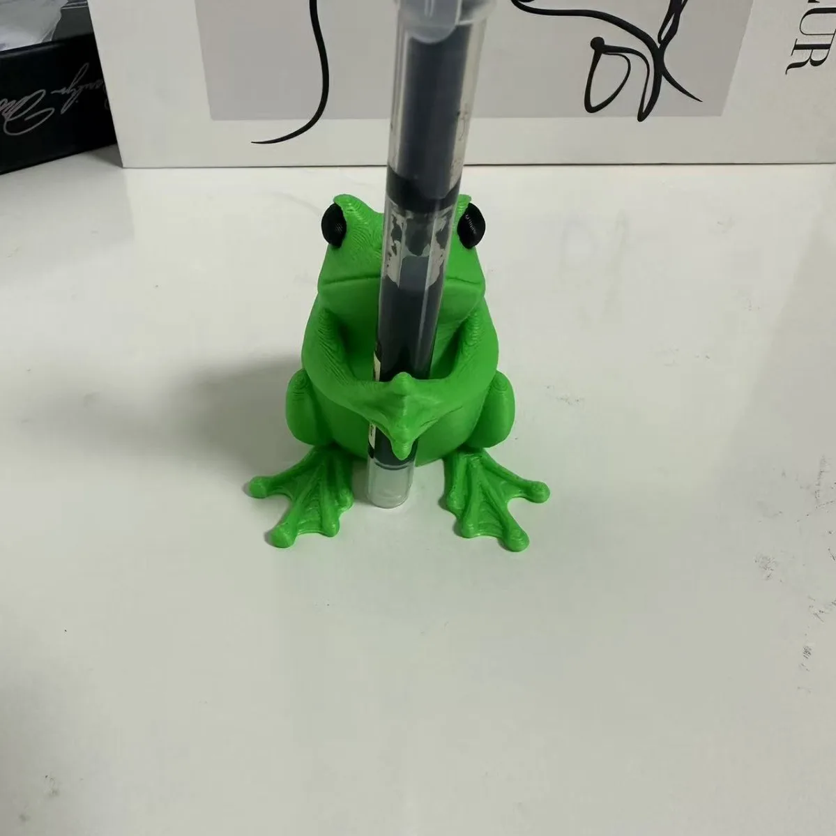 -Adorable 3D Green Frog Pen Holder Multi-Functional Pen Stand Creative Stationery Storage Desktop Decor Frog Lovers Gift