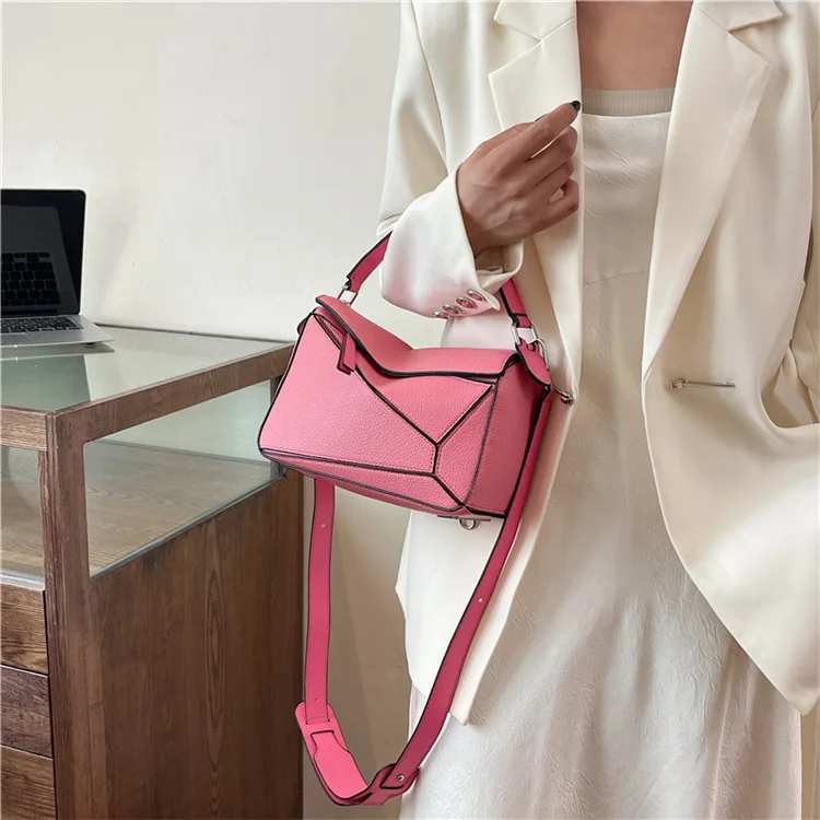 حقيبة حمل كبيرة ذات ملمس - حقيبة كتف هندسية متعددة الاتجاهات، حقيبة يد واسعة ومتينة، متسوق بسيط للاستخدام اليومي