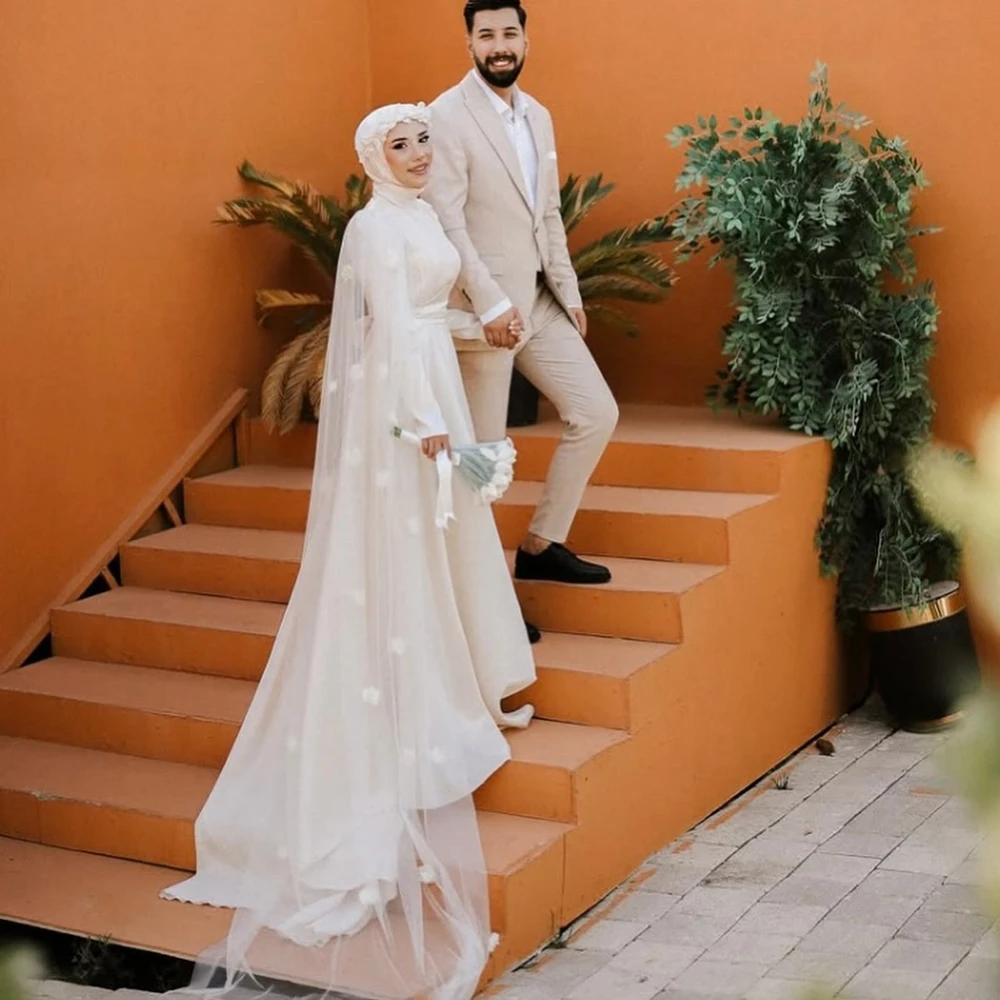 

Elegant Muslim Wedding Dresses High Neck Long Sleeve Hijab Bride Dress A Line Flowers Bridal Gown Customized robe de mariée