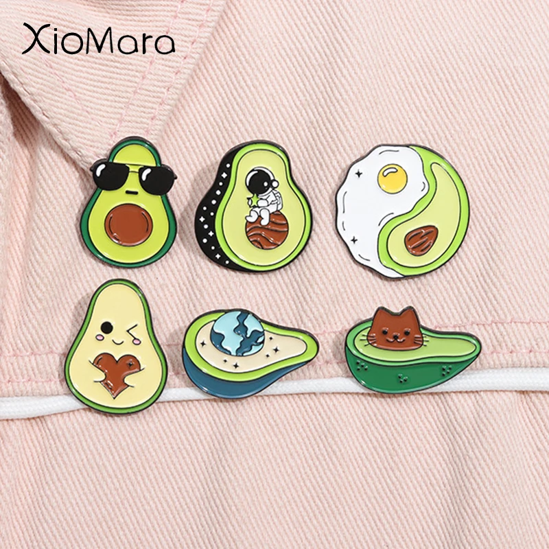 Alfileres esmaltados de aguacate Kawaii, broches de fruta de astronauta espacial, gato, planeta, insignia de solapa, mochila, regalos de joyería divertidos para amigos