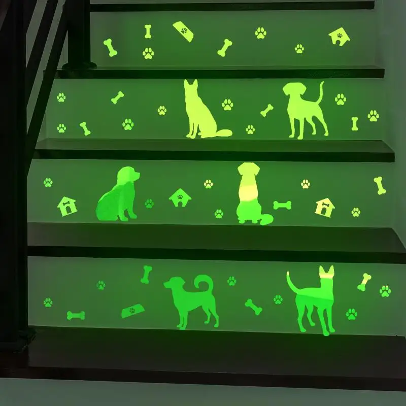 Autocollants muraux auto-adhésifs en forme d'empreintes de dinosaures qui brillent dans le noir, adaptés aux chambres, aux couloirs, aux salons et aux plafonds