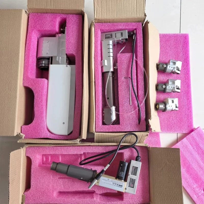 Vibrating knife warp and weft cutting machine gun head assembly, vibrating knife tool bar, pneumatic knife accessories