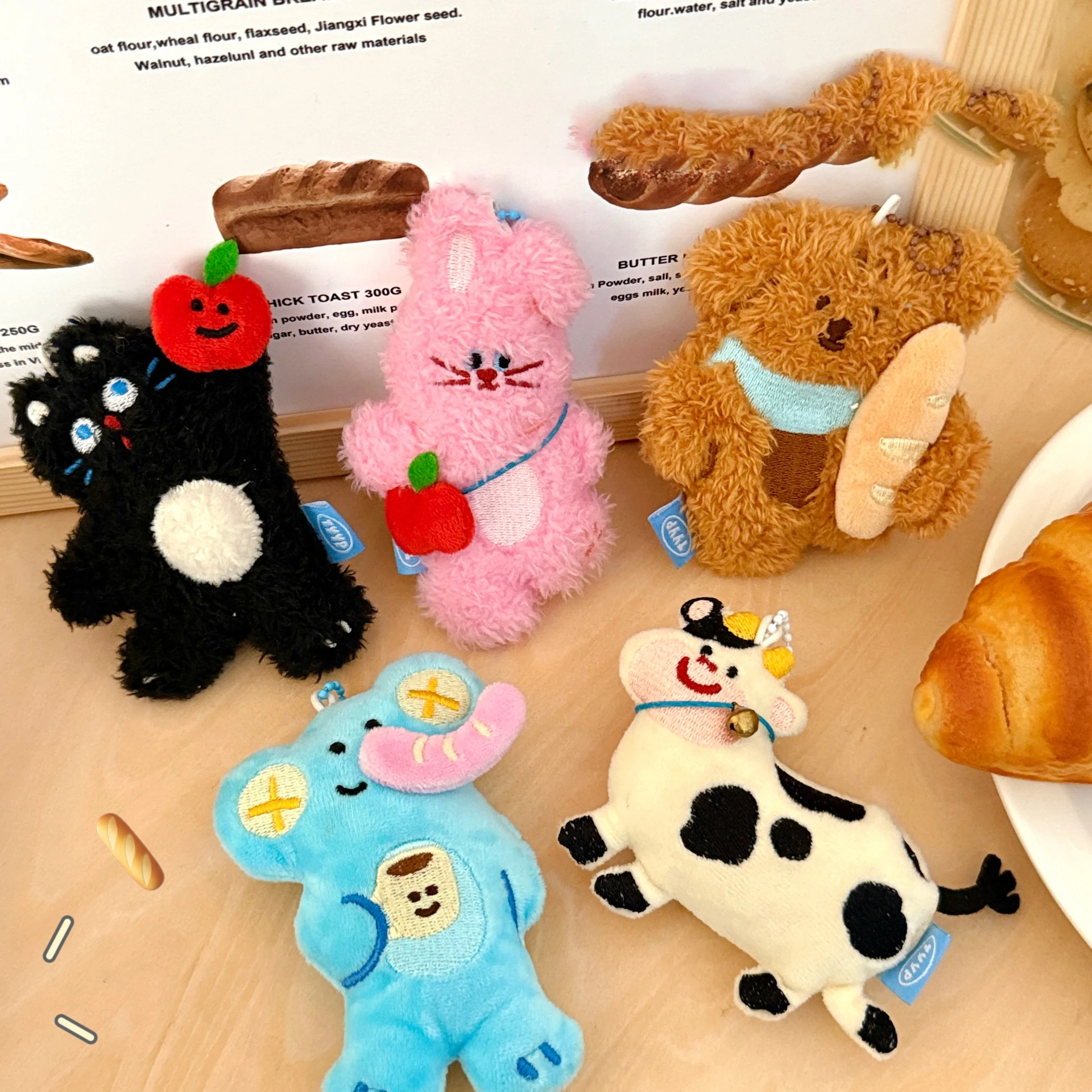 พวงกุญแจตุ๊กตาการ์ตูนน่ารัก ของตกแต่งกระเป๋าเป้สะพายหลังสำหรับเด็กผู้หญิง ของขวัญ