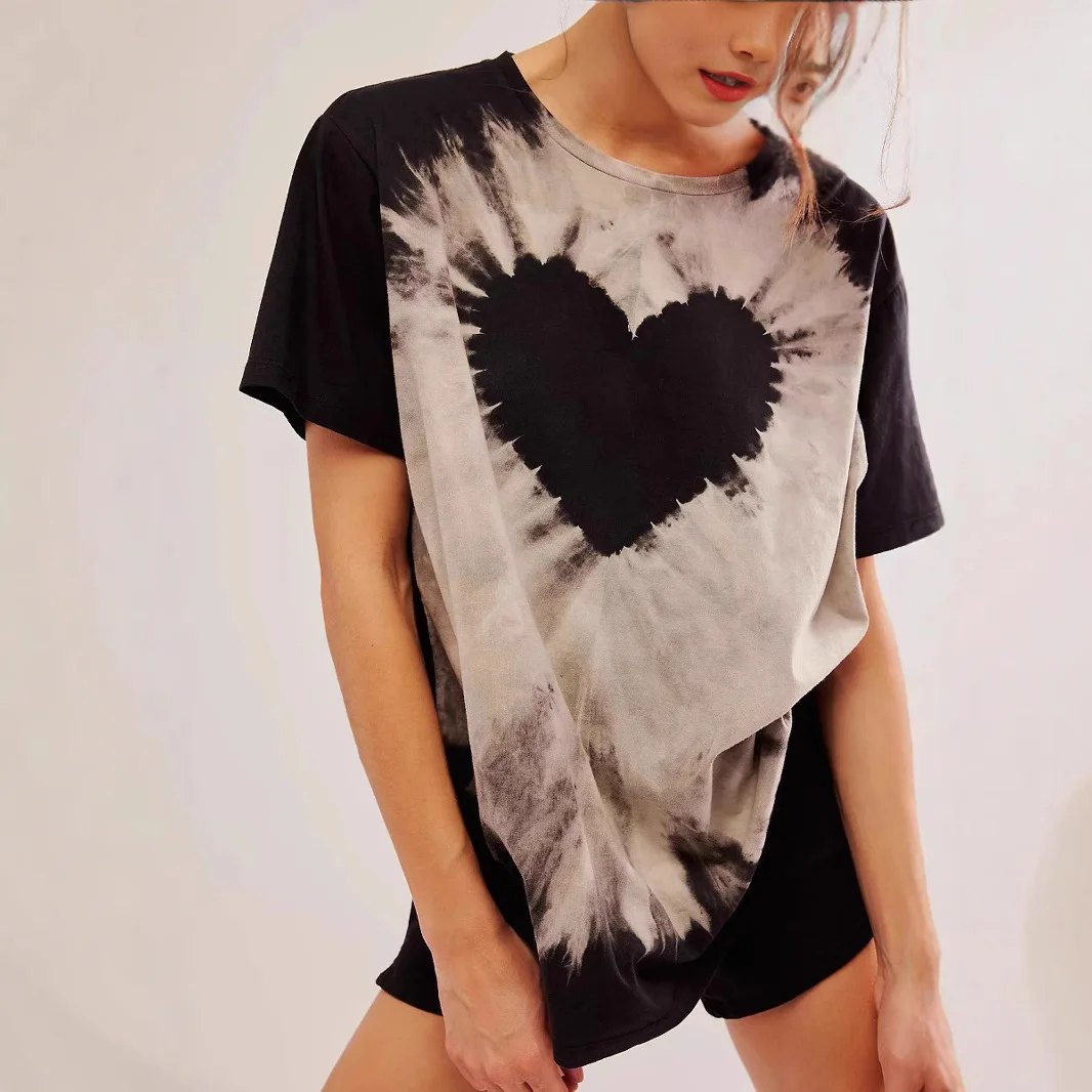 

2026 Women's New Fashion Trend High-quality Versatile Casual and Comfortable Heart-shaped Printed Short-sleeved Women's T-shirt