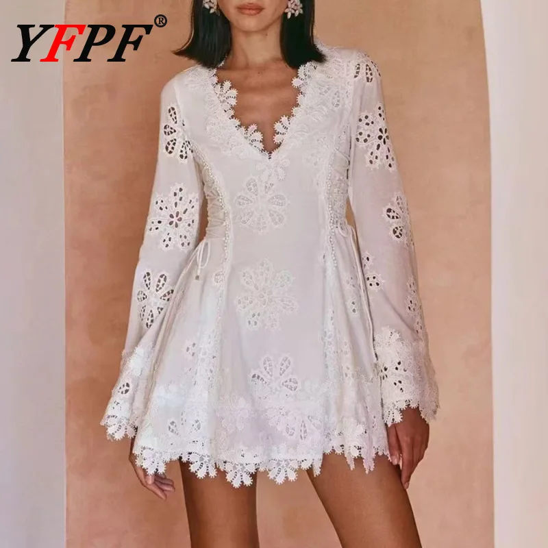 

YFPF Женское платье с французской кружевной вышивкой и вырезом 2026, весеннее новое однотонное платье трапециевидной формы с v-образным вырезом и длинными рукавами, модное