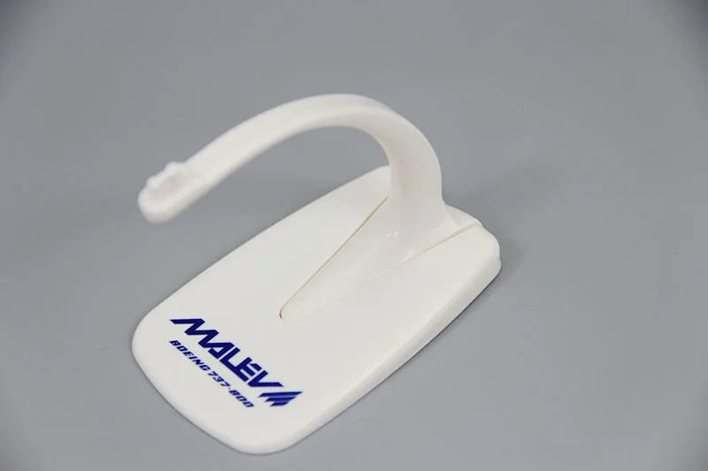 2025 Nuovo Scala 1:200 B737-800 Malev MALEV Compagnia Aerea ABS Plastica Modello di Aereo Giocattoli Aereo Aereo Giocattolo Assemblaggio Collezione Display