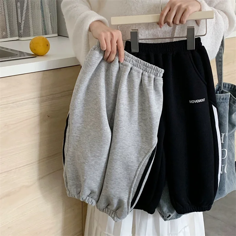 الأولاد الشتاء زائد المخملية السراويل الجديدة للأطفال رسالة فضفاضة السراويل الخريف موضة الدافئة Sweatpants 2025 في سن المراهقة قيعان غير رسمية