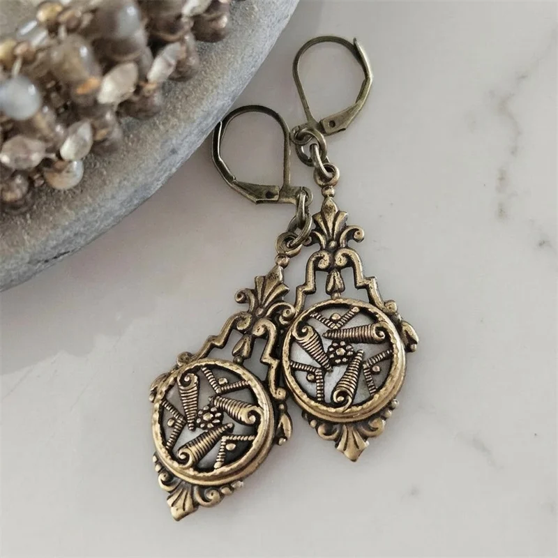 Vintage Hand Carved Pattern Dangle Women's Earrings Golden Color Metal Geometry Daily Wear Party Jewelry Anniversary Gift