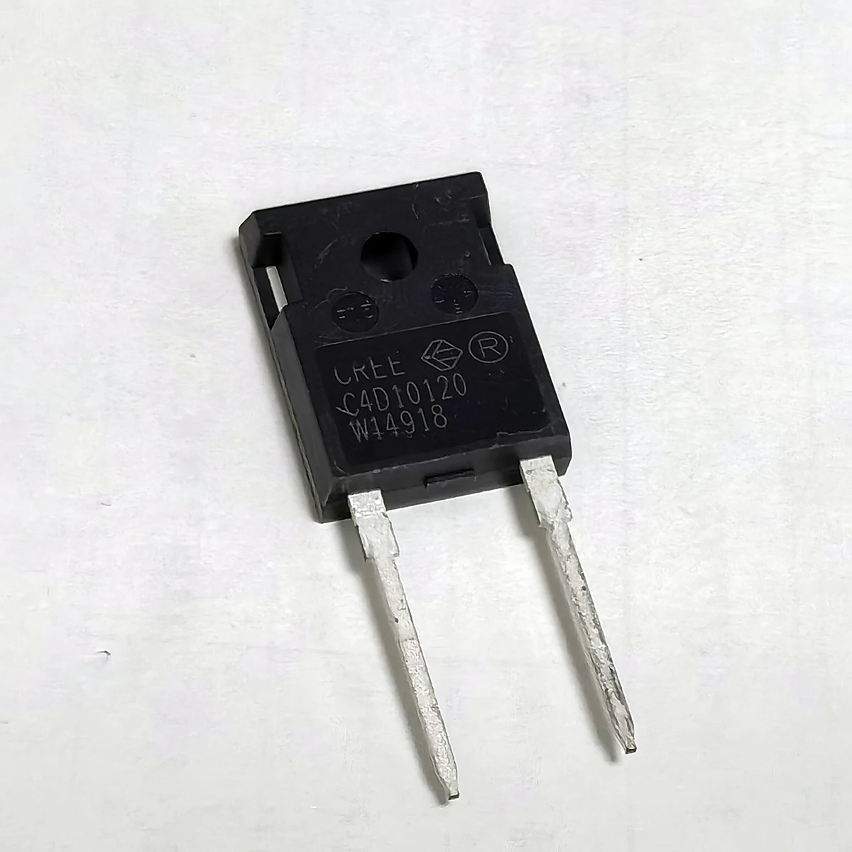 1PCS C4D10120H TO-247AC-2PIN DIODE SIL CARB 1.2KV 31.5A 1200KV 1.8V@10A NEW Original Silicon Carbide Schottky Diodes C4D10120H