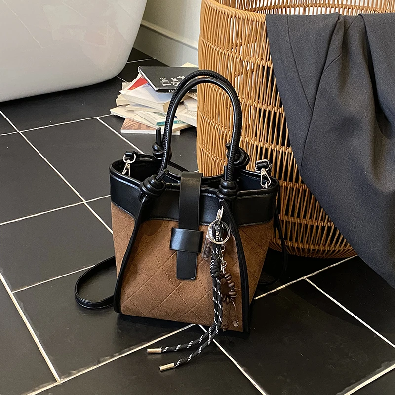 

Fashion Simple Versatile Crossbody Bags 2025 Autumn & Winter Faux Suede Zipper Large Capacity Casual Shoulder Bags for Women