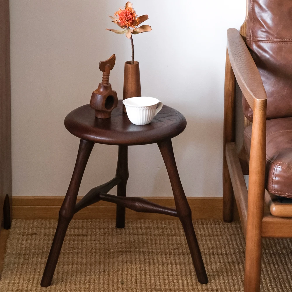 مقعد مرتفع من الخشب الصلب بتصميم عتيق لتغيير الأحذية في العصور الوسطى #2