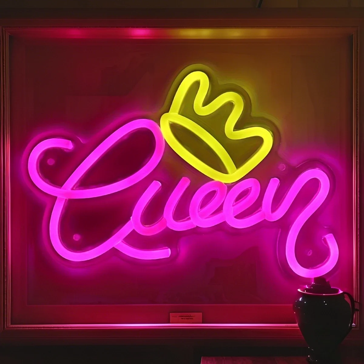 ไฟป้ายนีออน LED Queen Crown - USB ขับเคลื่อนการตกแต่งผนังสีเดียวสําหรับงานปาร์ตี้คลับสตูดิโอและร้านเสริมสวยอุทธรณ์ที่สวยงาม