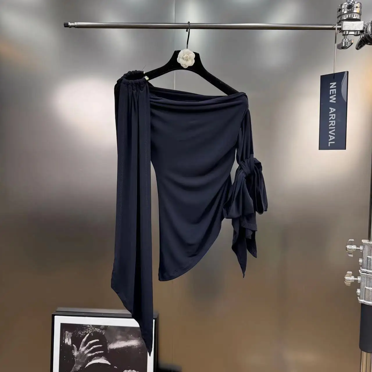 

Новая модная женская сексуальная дизайнерская одежда на одно плечо, модные драпированные эластичные летние топы для ночного клуба знаменитостей