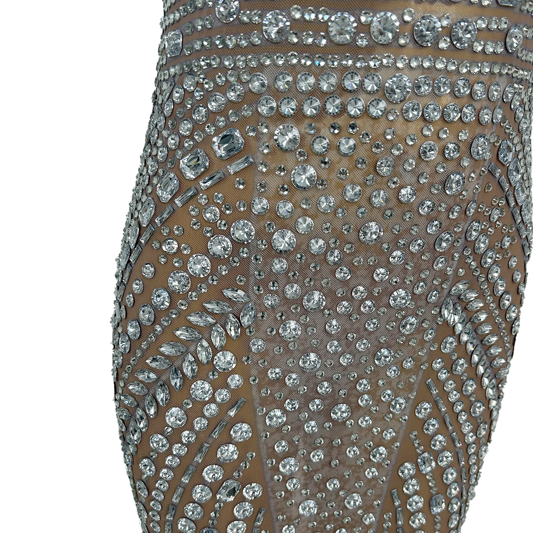 فستان سهرة فاخر من Bazhuayu في دبي فستان الأميرة بدون حمالات كريستالي متلألئ لحفلات أعياد الميلاد وحفلات الزفاف وحفلات الكوكتيل