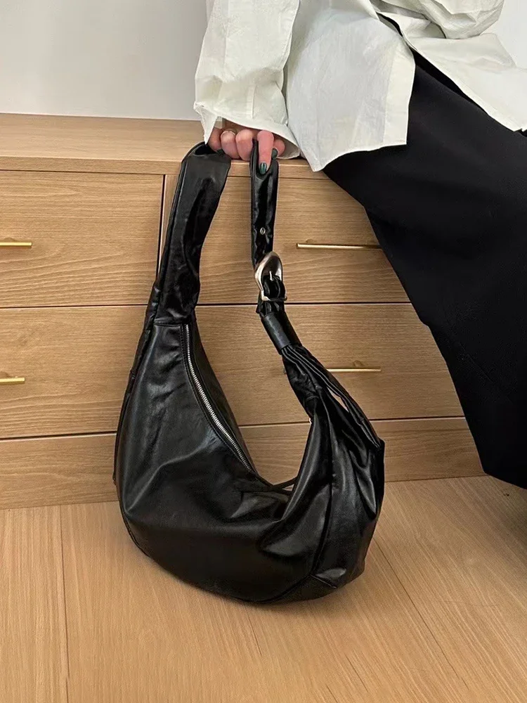 

Lazy wind tote female commuter soft leather armpit single shoulder female large capacity messenger bag dumpling bag