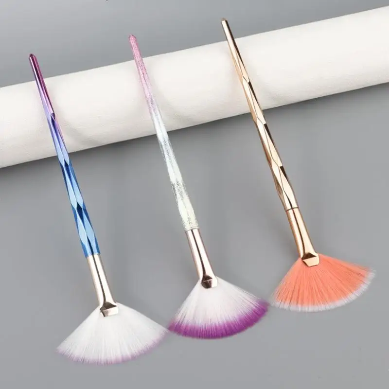 Pennello per trucco a forma di ventaglio per fard piatto grande per evidenziare Pennello per cipria in polvere in polvere Pennello per il viso coreano morbido e accogliente anche strumenti di colore per le donne