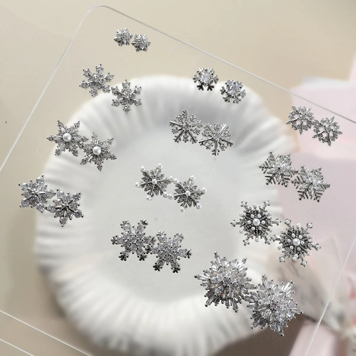 2 pçs espumante zircão natal floco de neve encantos da arte do prego lindo luxo prata strass decorações manicure acessórios