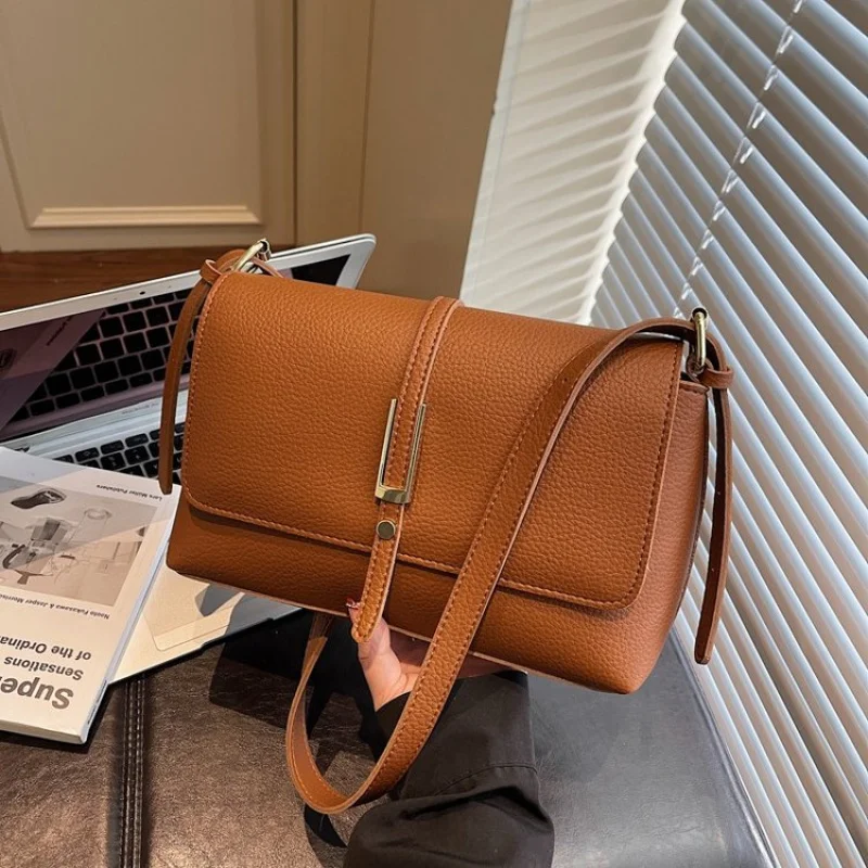 حقيبة كروس نسائية كلاسيكية بحزام على شكل سلسلة وحقيبة يد عصرية بتصميم فاخر وحقيبة كتف نسائية