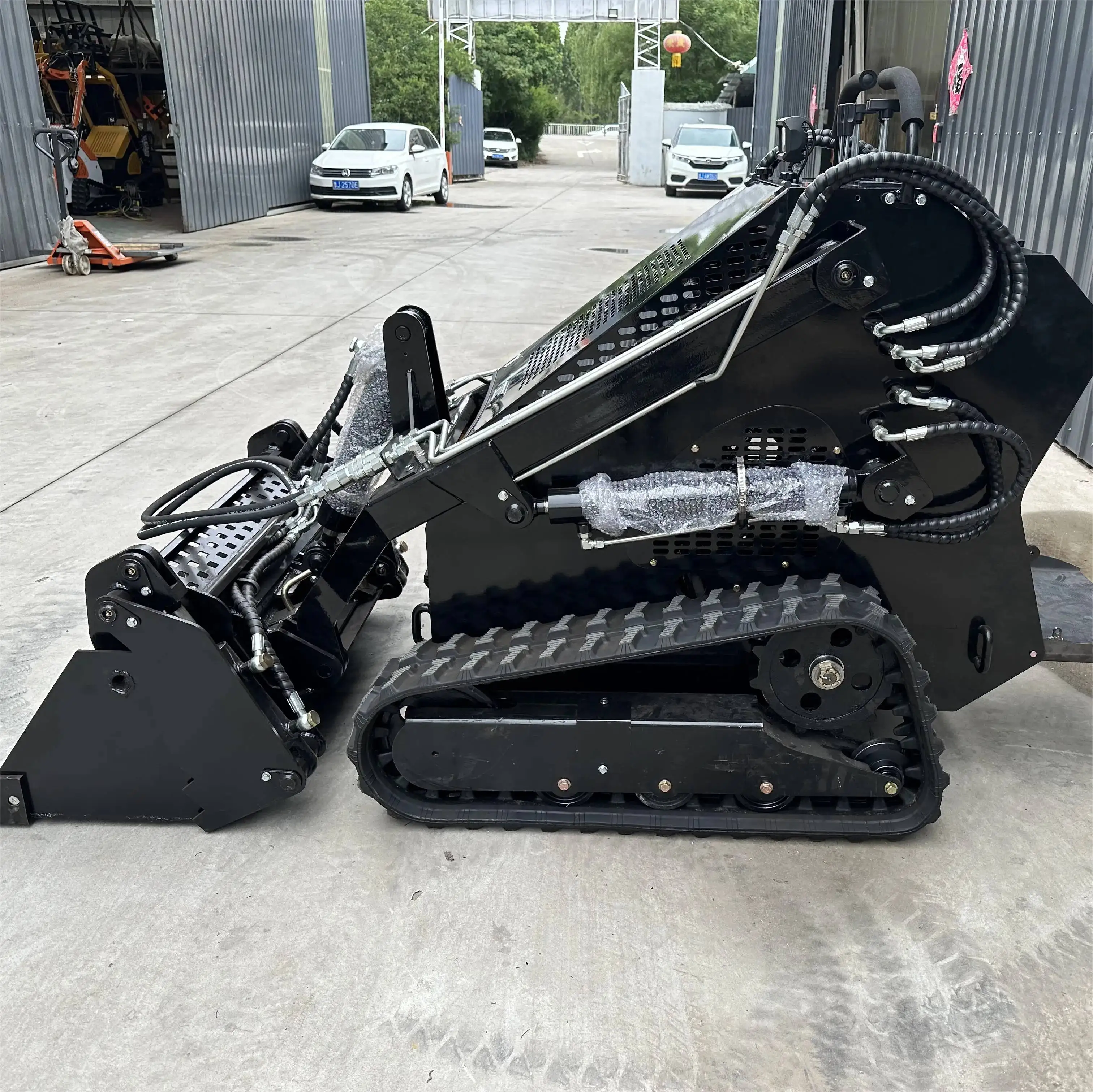 

Chinese Skid Steer Loader Cheap CE EURO5 Epa Engine Skidsteer Mini Skid Steer Track Crawler Loader For Sale