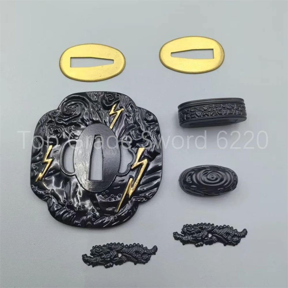 

Набор очень красивых сплавов Tsuba Handguard Fuchi Kashira Menuki Brass Seppa для японского настоящего японского самурая Katana Sword Fittings