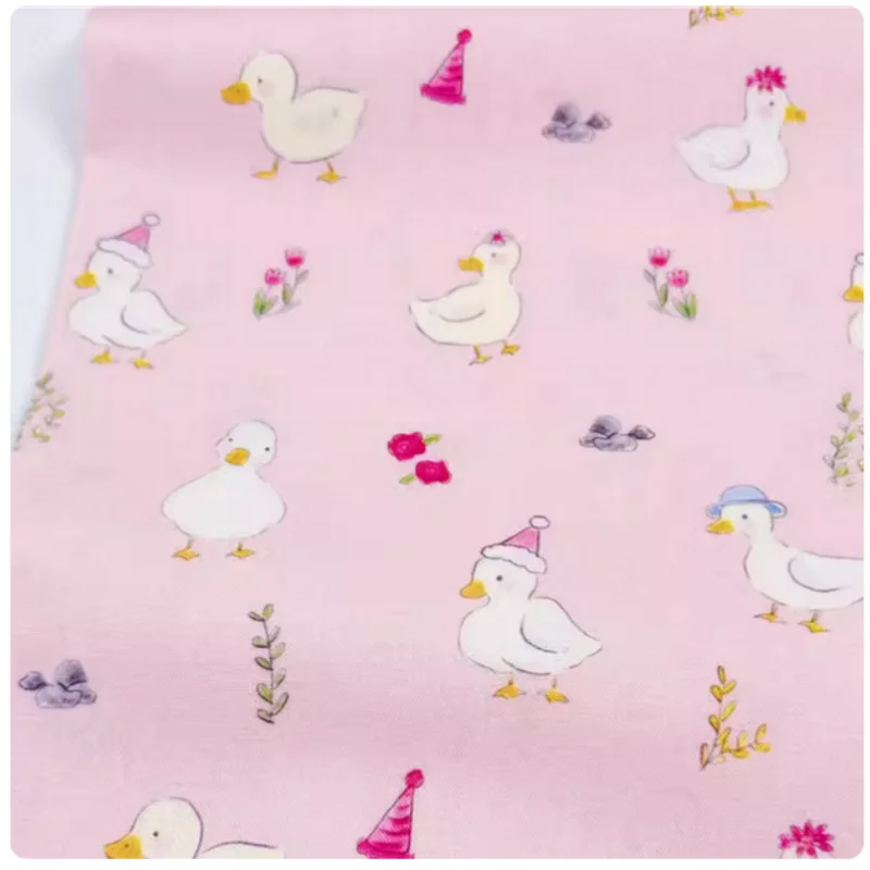 

Розовая основа с узором в виде уток из чистого хлопка для пошива платьев для девочек и обложек для книг; сумка, шляпа, T102
