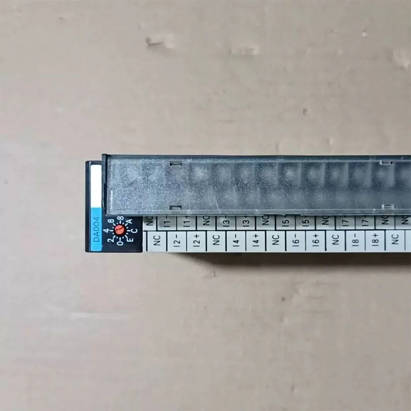 

Brand new original module C200H-DA004