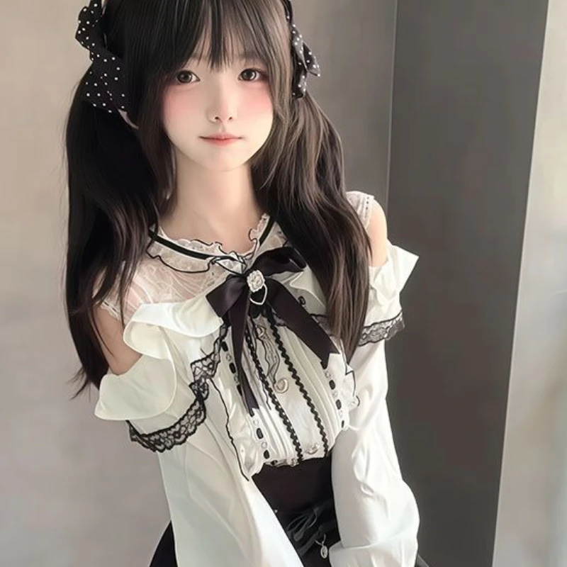 日本のゴシックY2Kロリータスタイルセット 女性用スイートレースオフショルダーフリル長袖ボウシャツハイウエストスリムミニスカートスーツ