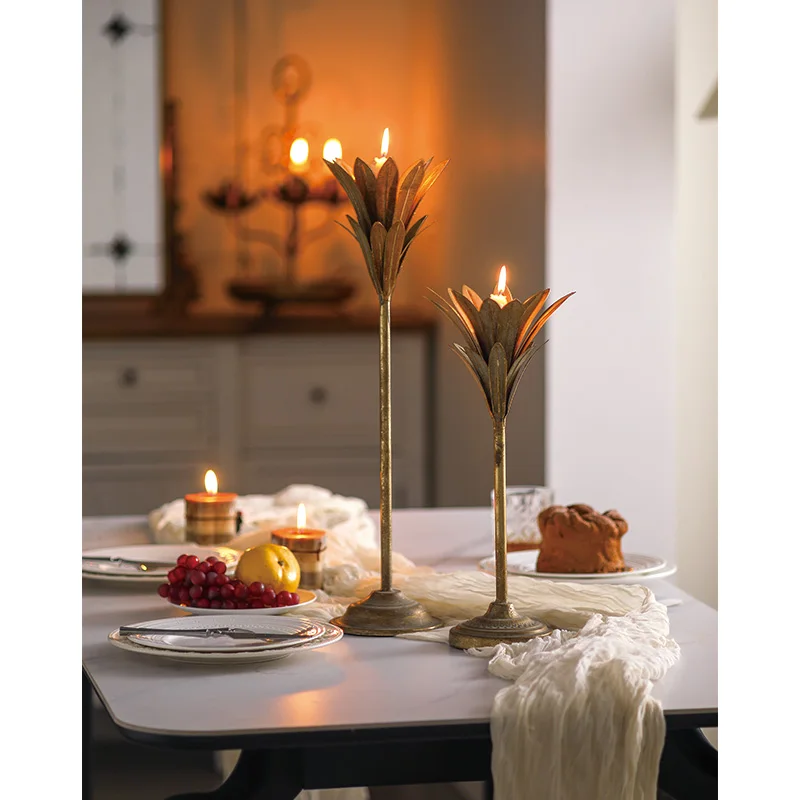 

Декоративный металлический подсвечник ручной работы, золотой подсвечник в ретро-стиле с устойчивым основанием для украшения стола, рождественский декор