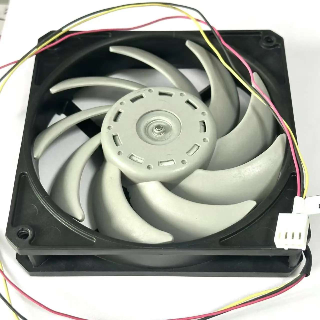 SERVO D1225C12B6AP-37 DC 12V 0.123A 120x120x25mm 3-Wire Server Cooling Fan