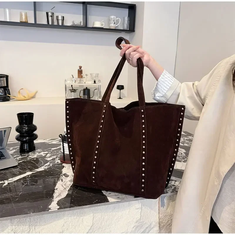 Y2kn Frauen Niet Tote Tasche Herbst Und Winter Neue Vielseitige Casual Schulter Unterarm Tasche Marke Designer Mode Einfache Handtasche – Detail 8
