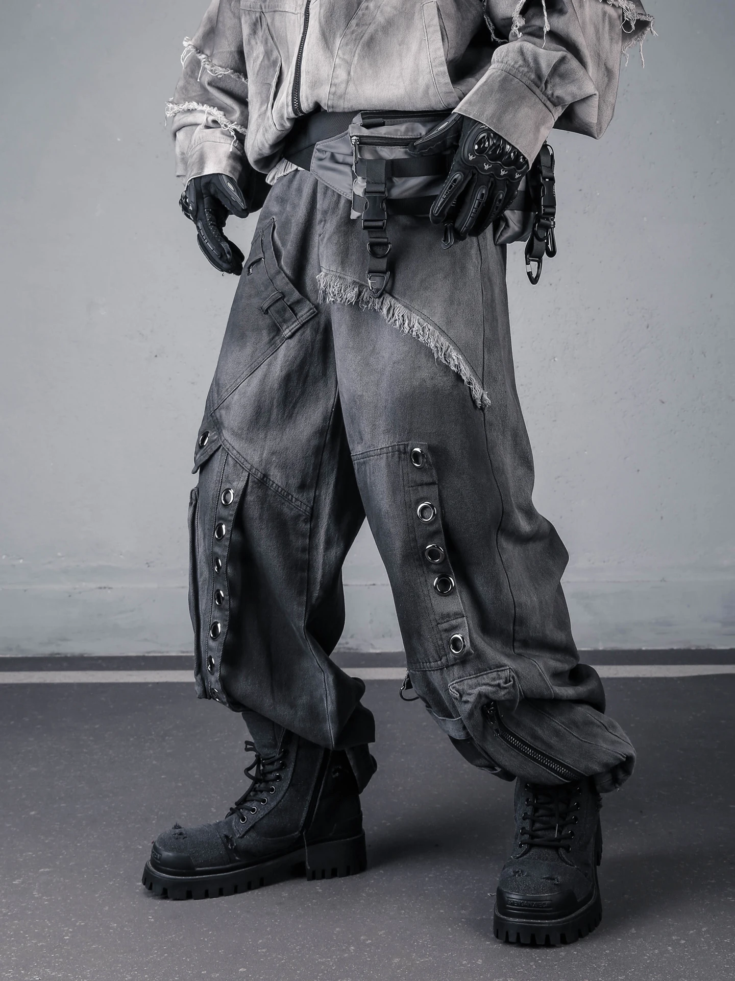 Heavy Industry Functionality Vintage Wash Subculture Workwear Pants Frayed Deconstructed Metal Street Dance Hiphop Jeans