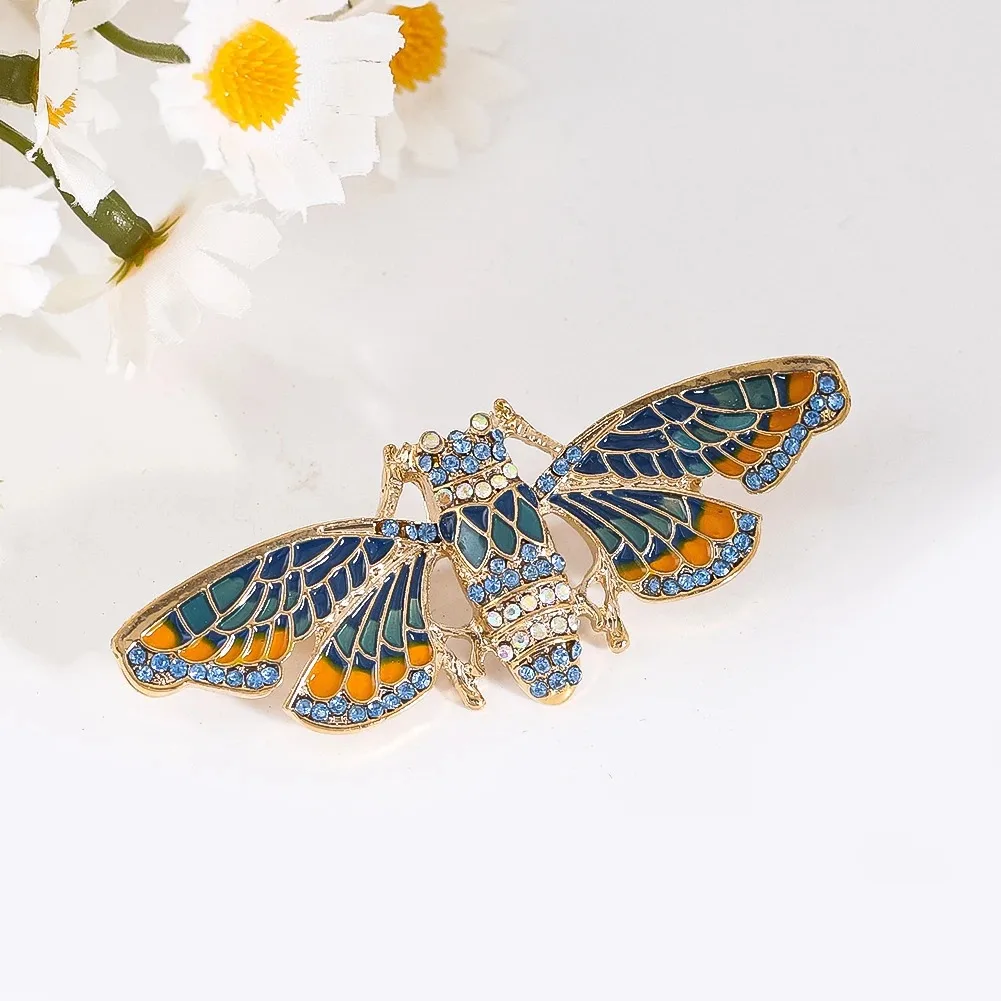 Cicada Enamel Rhinestone Brooch Insect Theme Outdoor Hunting Jacket Vest Pin Trail Gear Backpack Accent Clothing Accessory