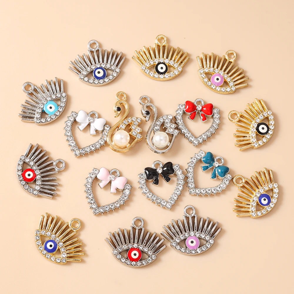 10 Stück niedliche, gemischte Anhänger mit Kristall- und Metallmotiven in Form von bösen Augen und Herzen, zum Basteln von Schmuck, Ohrringen, Halsketten und für DIY-Bastelarbeiten. – Detail 3