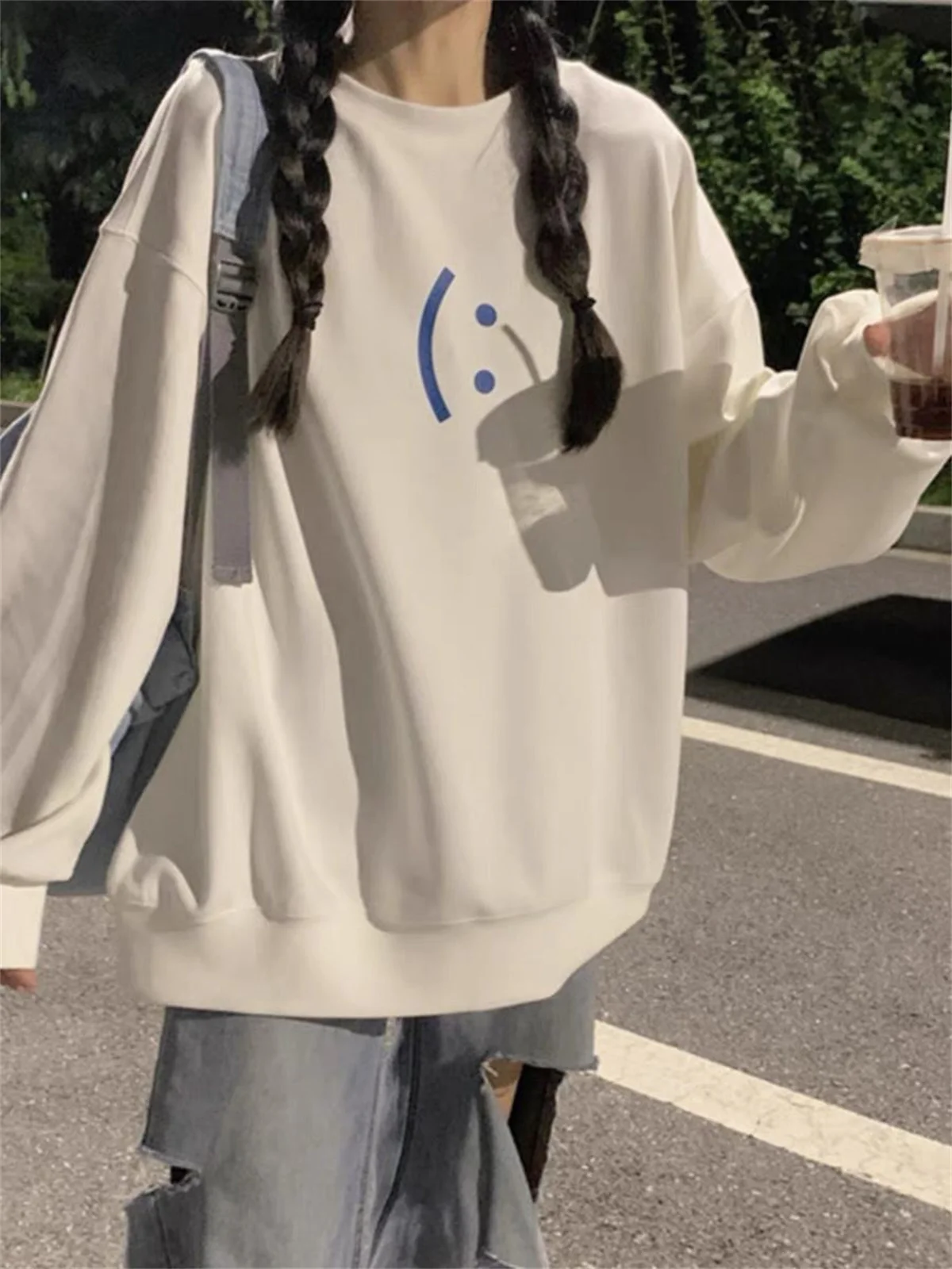 2025 الربيع والخريف جديد لطيف الفتيات سحر الأبيض جولة ممارسة الرقبة هوديي أزياء عارضة رائعة تنوعا كسول الرياح #3