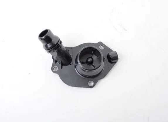 1 pc  Engine Coolant  thermostat housing  for BMW E90 LCI 316d 318d N47N 320d 320xd 11518516203